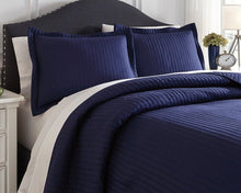 Load image into Gallery viewer, Raleda 3-Piece Queen Coverlet Set