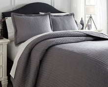 Load image into Gallery viewer, Raleda 3-Piece Queen Coverlet Set