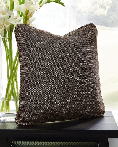 Melvyn Pillow image