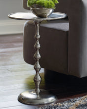 Load image into Gallery viewer, Chaseton Accent Table image
