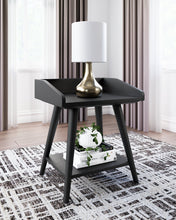 Load image into Gallery viewer, Blariden Accent Table
