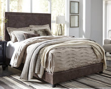 Load image into Gallery viewer, Dolante Queen Upholstered Bed
