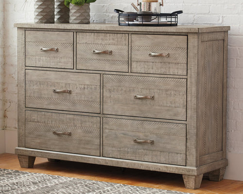 Naydell Dresser image