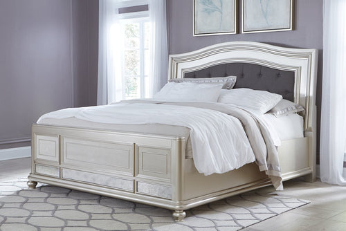 Coralayne California King Panel Bed image