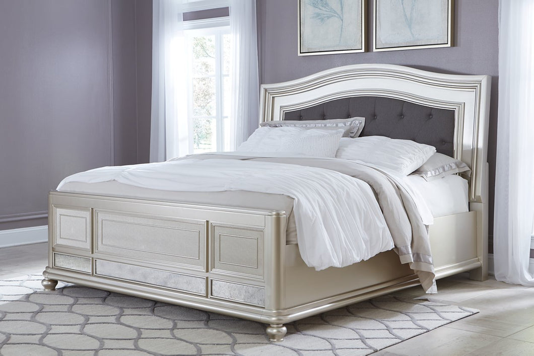 Coralayne California King Panel Bed image