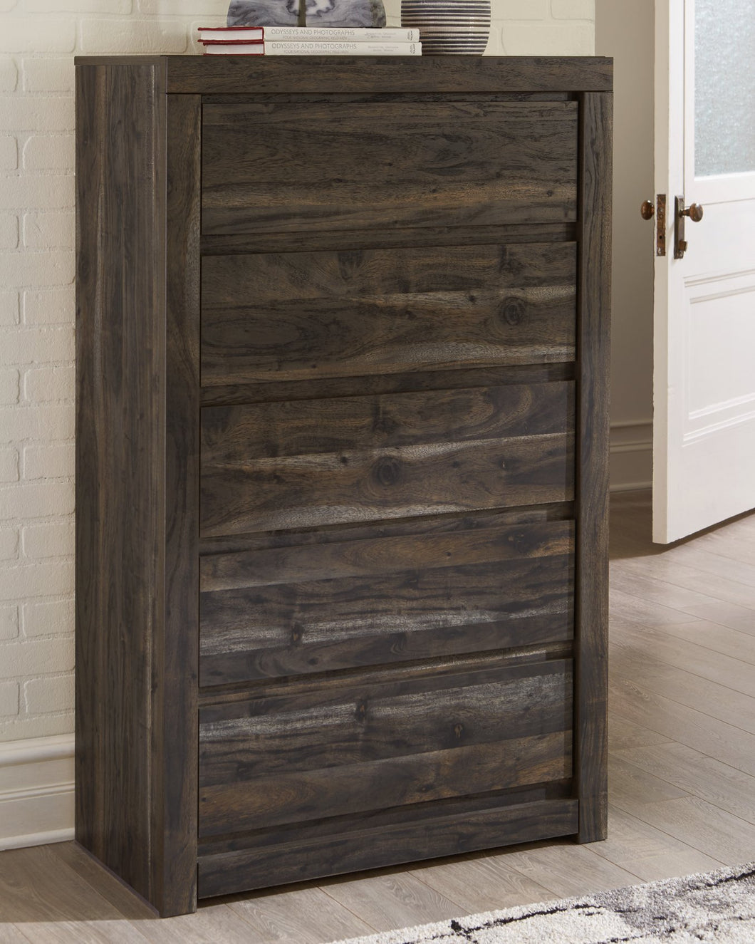 Vay Bay Chest of Drawers image