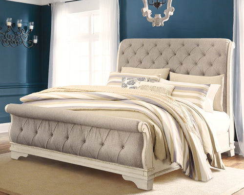 Realyn Queen Sleigh Bed image