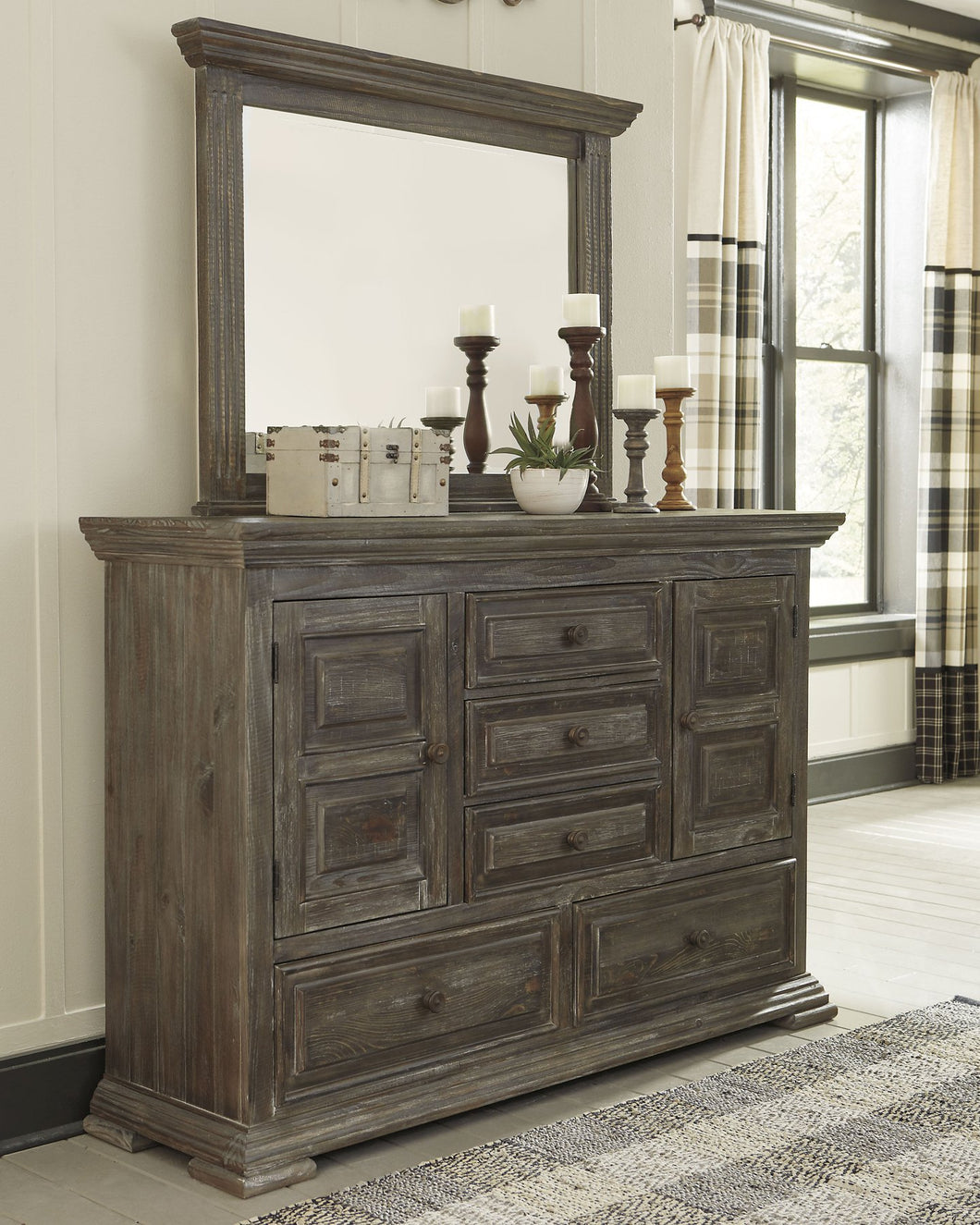 Wyndahl Dresser and Mirror image