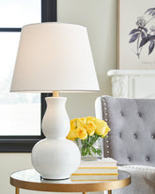 Load image into Gallery viewer, Zellrock Table Lamp image
