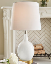 Load image into Gallery viewer, Arlomore Table Lamp
